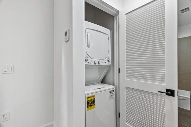 908 Woodside Road, Redwood City CA: https://media.crmls.org/mediaz/4de4e725-eb3f-4c16-8646-cab01ea72483.jpg