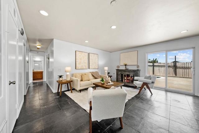 7439 Carrie Ridge Way, San Diego CA: https://media.crmls.org/mediaz/4de54f7a-0f1c-4179-b691-2b17b7c10ba2.jpg