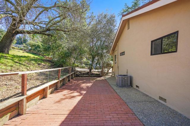 79 Muth Drive, Orinda CA: https://media.crmls.org/mediaz/4de564b6-1e9b-4d1e-8f3d-dc604faeafe2.jpg