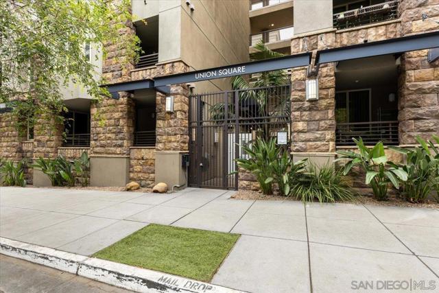 1465 C St, San Diego CA: https://media.crmls.org/mediaz/4de595fd-86b3-47f1-b80b-492ddae6d792.jpg