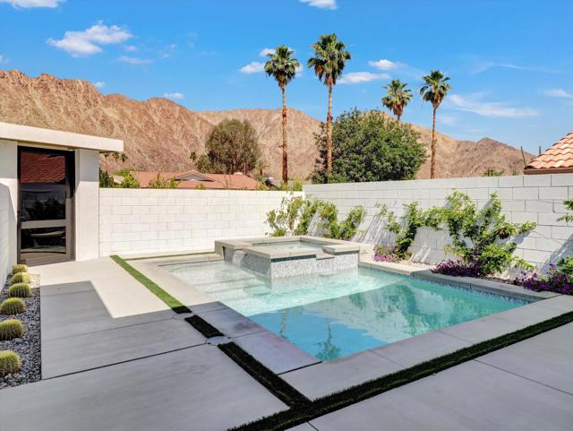 52120 Avenida Alvarado, La Quinta CA: https://media.crmls.org/mediaz/4de5fa78-2f93-45f9-9791-6a9877c417a2.jpg