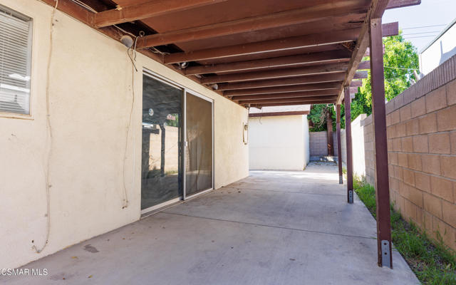 2137 Cutler Street, Simi Valley CA: https://media.crmls.org/mediaz/4de649ce-88b3-4510-8e47-aadb762da6cc.jpg