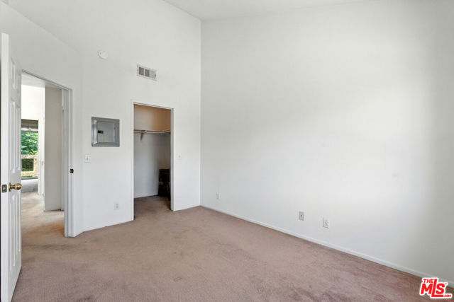 4044 Rosemead Boulevard, Pico Rivera CA: https://media.crmls.org/mediaz/4de68b35-dd4b-49cf-9e86-fbe72b7395e7.jpg