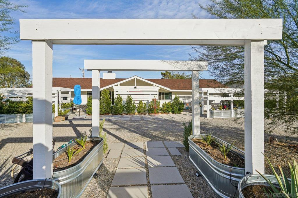 MLS #250043633SD image #36