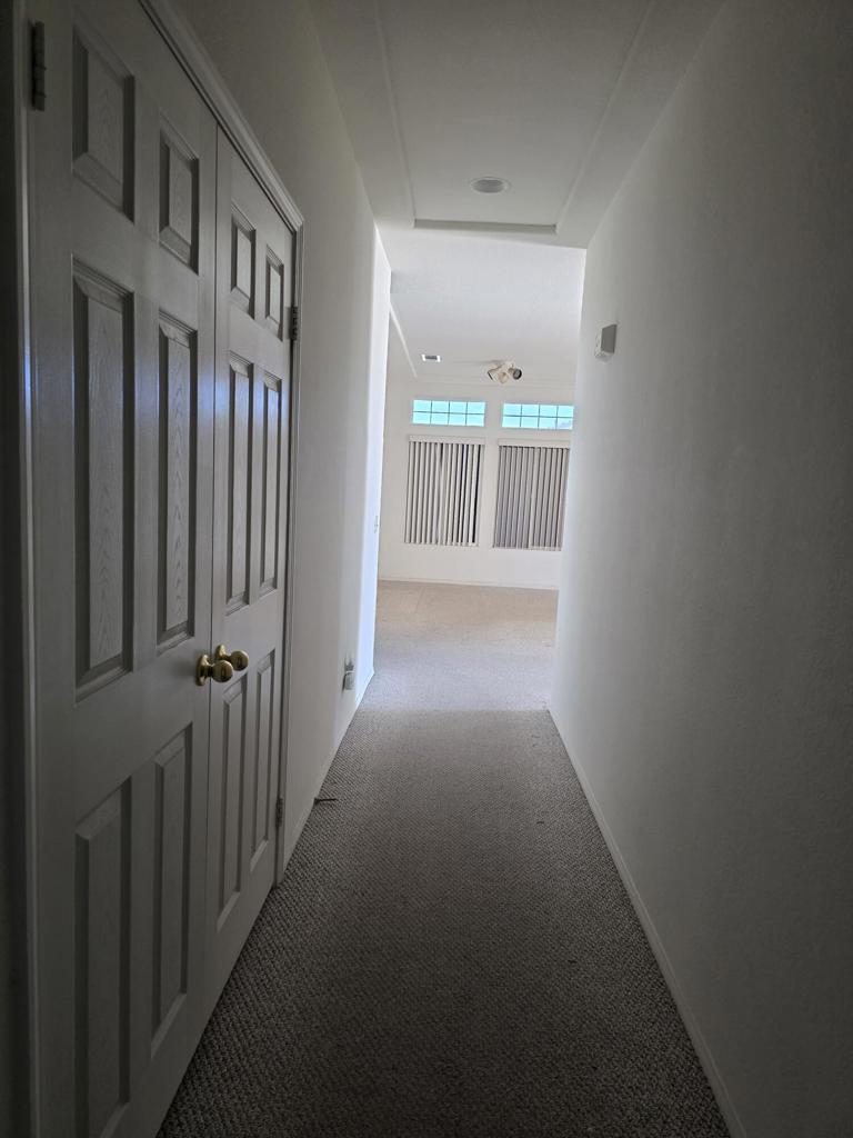 https://media.crmls.org/mediaz/4de7ea18-9fbc-4eb0-9f19-647f06bd2ce0.jpg?preset=X-Large
