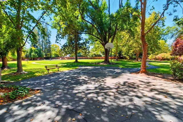 2673 Velvet Way, Walnut Creek CA: https://media.crmls.org/mediaz/4de80237-bc4e-426a-9d13-2d1647abcf0d.jpg
