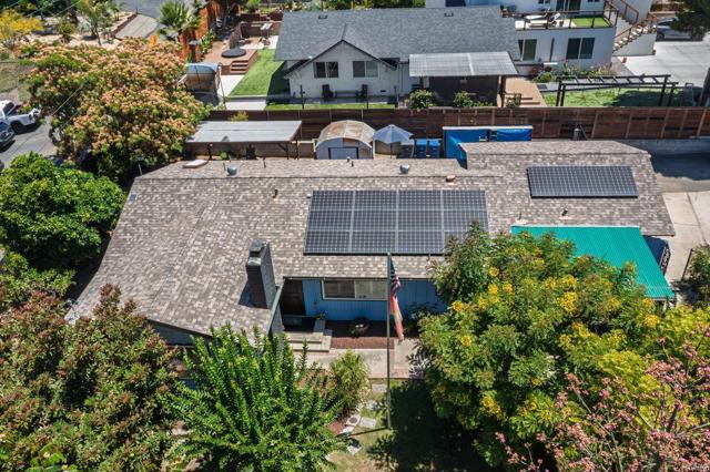 620 Sunset Drive, Vista CA: https://media.crmls.org/mediaz/4de85a8e-ce18-4e3c-8a61-83cb7e7ea666.jpg