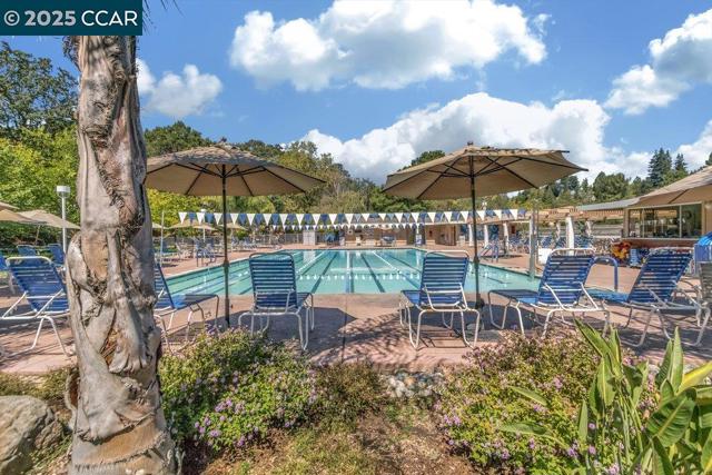 1932 Ptarmigan Dr, Walnut Creek CA: https://media.crmls.org/mediaz/4de8d0f3-f63c-4009-ad0d-371a81c48a76.jpg