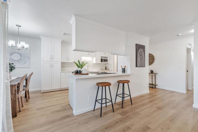 825 Oak Grove Rd, Concord CA: https://media.crmls.org/mediaz/4de913ea-87e0-4bdd-88ea-7a7790c931c2.jpg