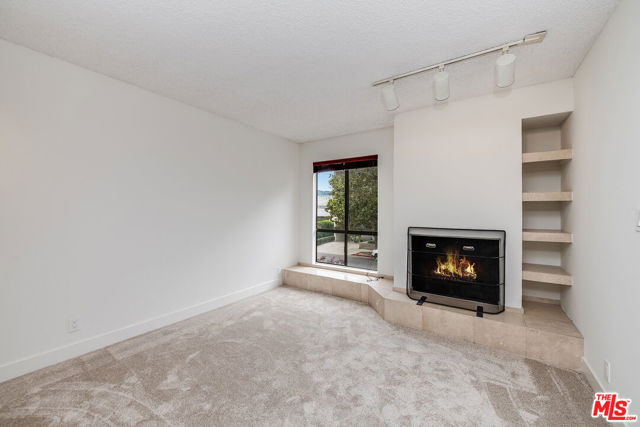 222 North Rose Street, 202 photo 8