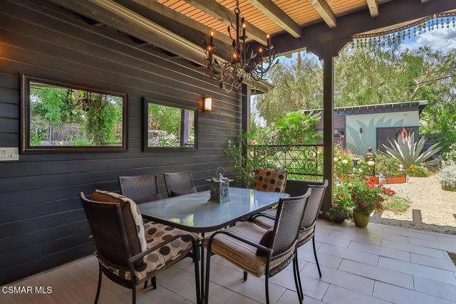 2433 Calle Narciso, Thousand Oaks CA: https://media.crmls.org/mediaz/4deb750f-65da-491b-92a0-811cf8c54af1.jpg