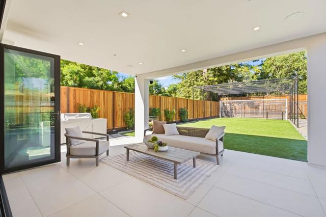543 Tennyson Avenue, Palo Alto CA: https://media.crmls.org/mediaz/4deca290-3172-49f7-b151-117741ab3325.jpg