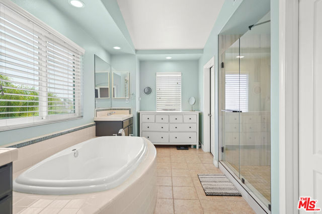26505 Thackery Lane, Stevenson Ranch CA: https://media.crmls.org/mediaz/4deccb1c-595b-434b-920c-d9d1a1a49b5c.jpg