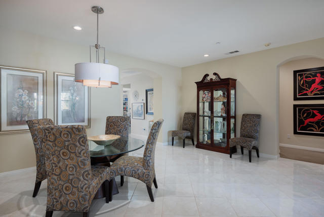 Image 11 of 43 For 1850 Savanna Way