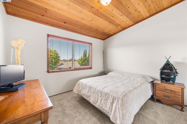 36092 Blair Pl, Fremont CA: https://media.crmls.org/mediaz/4decf0aa-51e1-41e0-8bf0-3ac12c03c455.jpg