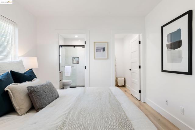 Image 33 of 41 For 1026 43rd St