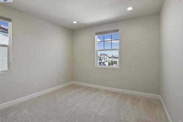 1503 S Oliveira Dr, Mountain House CA: https://media.crmls.org/mediaz/4dee66a7-03c1-4d24-88e5-0144b5dbb25a.jpg