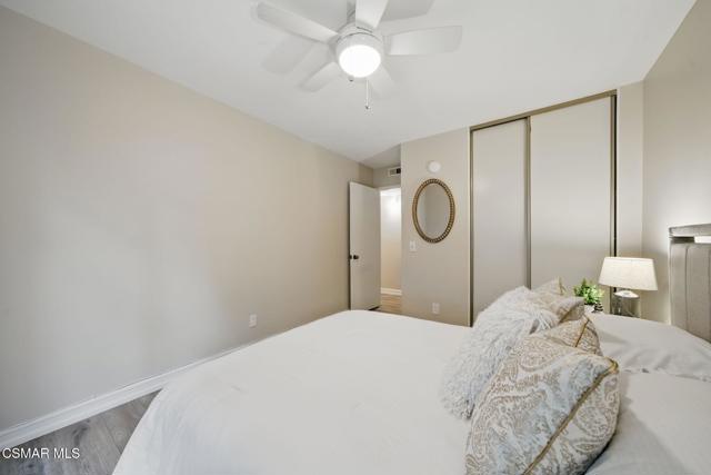 245 Oakleaf Drive, Thousand Oaks CA: https://media.crmls.org/mediaz/4deea392-2c9e-47a5-aafe-583399151829.jpg