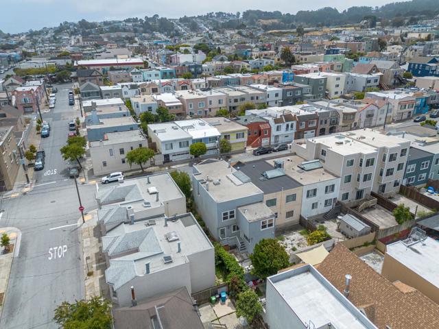 212 Sweeny Street, San Francisco CA: https://media.crmls.org/mediaz/4deeb07a-620a-4689-927e-26ab241ee78c.jpg