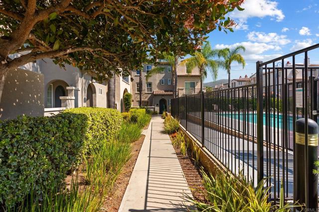 Detail Gallery Image 32 of 51 For 16914 Torbett Ln #16,  San Diego,  CA 92127 - 2 Beds | 2/1 Baths