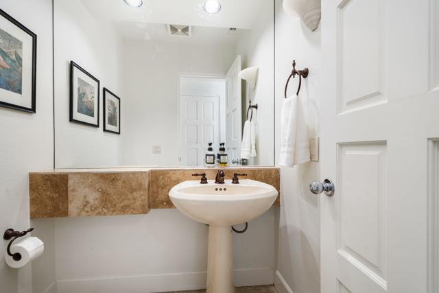 416 Desert Holly Drive, Palm Desert CA: https://media.crmls.org/mediaz/4defb0b7-a7da-4a48-bcff-cb5f46945a8e.jpg