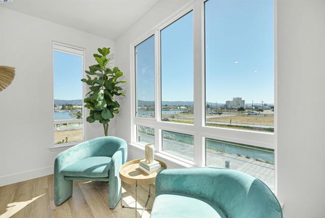 2388 Stanford Street, Alameda CA: https://media.crmls.org/mediaz/4df0221f-d081-400d-8dab-93ed2337cbd6.jpg