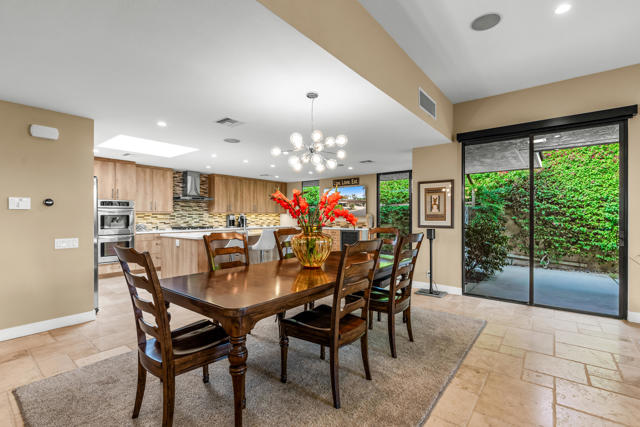 132 Columbia Drive, Rancho Mirage CA: https://media.crmls.org/mediaz/4df0cbfb-5df1-423c-b278-6b8ddedfb0a6.jpg