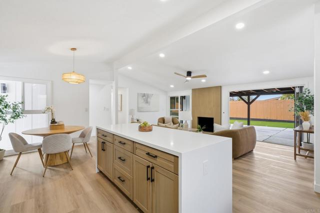 Detail Gallery Image 17 of 42 For 2828 Mission Village Dr, San Diego,  CA 92123 - 4 Beds | 2 Baths