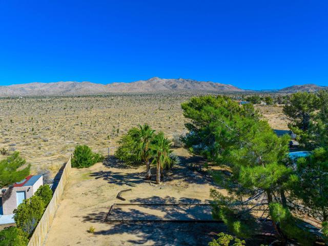 8799 Palomar Avenue, Yucca Valley CA: https://media.crmls.org/mediaz/4df0f9a1-5d32-4af5-bcb1-3250c59abbc8.jpg