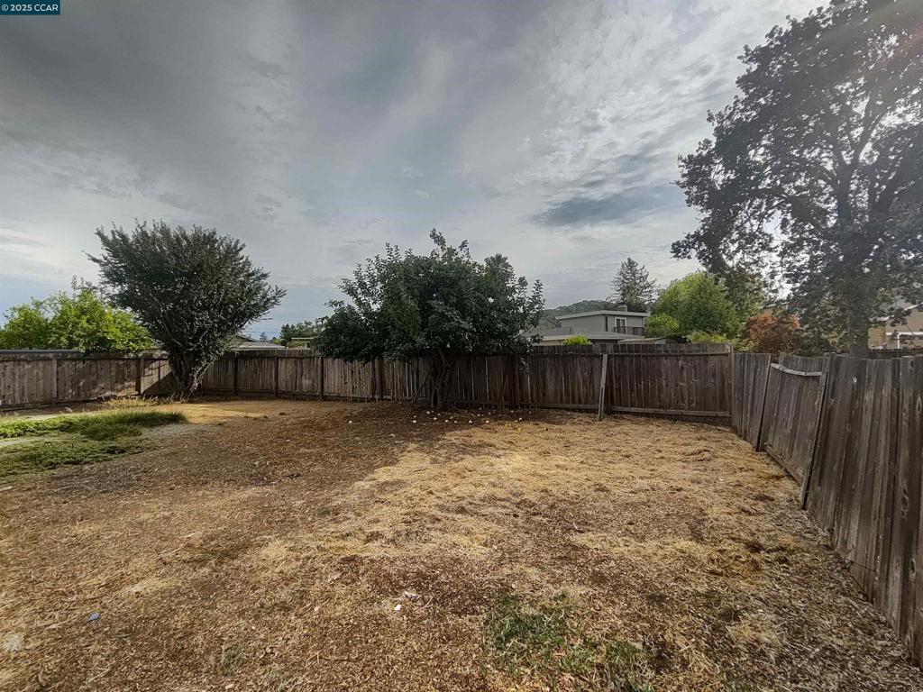 https://media.crmls.org/mediaz/4df17629-7fbe-4356-8143-fa7127dcebc4.jpg?preset=X-Large