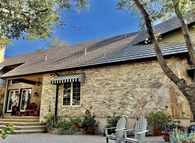 45455 Lorenz Ln, Temecula CA: https://media.crmls.org/mediaz/4df1e419-0cda-4555-9b40-2c6af41e441e.jpg