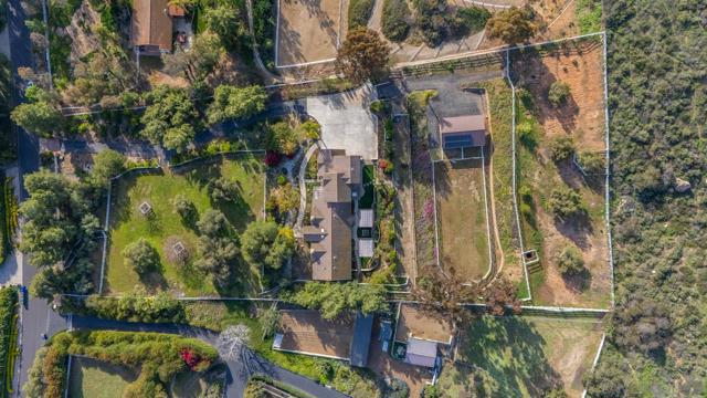 7102 Via Mariposa Norte, Bonsall CA: https://media.crmls.org/mediaz/4df38378-d1a3-45fd-845c-86b8e81e2492.jpg