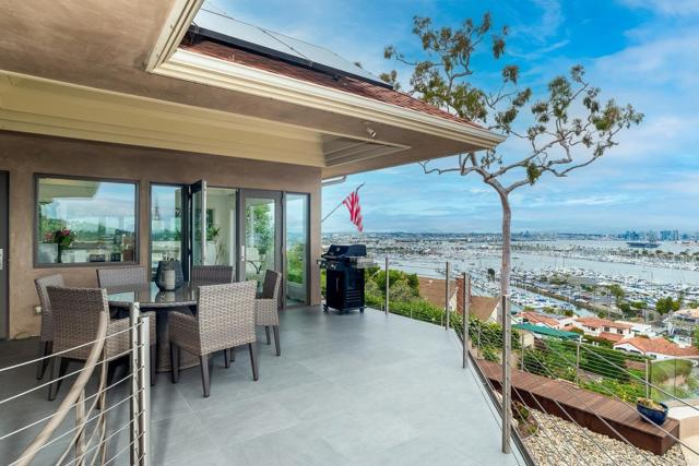 Detail Gallery Image 19 of 41 For 621 San Elijo St, San Diego,  CA 92106 - 4 Beds | 5/2 Baths