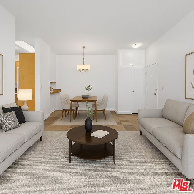 8324 Regents Road, San Diego CA: https://media.crmls.org/mediaz/4df3f710-dd34-4ec6-ae77-7c093ca5d438.jpg