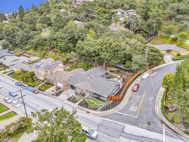 2845 Brittan Avenue, San Carlos CA: https://media.crmls.org/mediaz/4df4097b-3173-45a2-9fb7-6a4619ca7c4d.jpg