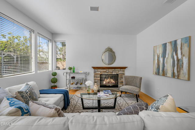 Detail Gallery Image 10 of 41 For 2521 Ironstone St, Oxnard,  CA 93036 - 4 Beds | 3 Baths