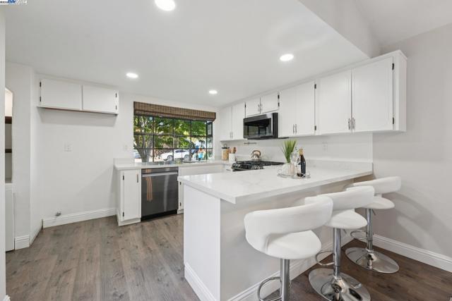 33177 Quail Drive, Union City CA: https://media.crmls.org/mediaz/4df52fda-601f-4691-a1b4-65e5b9f47d19.jpg