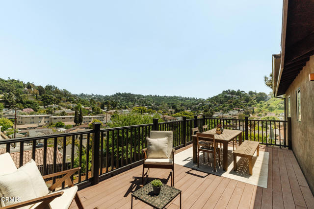 2225 Cazador Drive, Los Angeles CA: https://media.crmls.org/mediaz/4df65c0a-d4a1-4392-b5d0-caf278202252.jpg