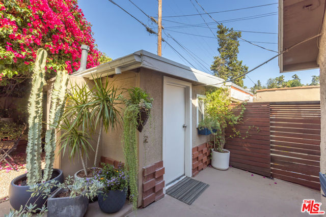 1519 Morton Terrace, Los Angeles CA: https://media.crmls.org/mediaz/4df65d8c-a41e-4841-be1f-87aeaeec3017.jpg