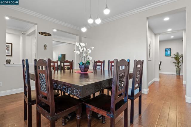 1656 Colchester St, Danville CA: https://media.crmls.org/mediaz/4df6ffea-9a1e-4cf1-b97b-75d19e1983a9.jpg
