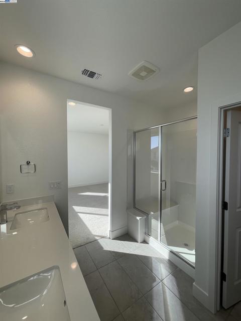 2177 Gentle Rain Drive, Roseville CA: https://media.crmls.org/mediaz/4df83231-1796-4072-85d2-daa4d88fe1d0.jpg