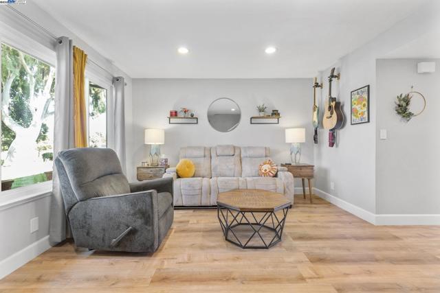 1479 Spring Valley Cmn, Livermore CA: https://media.crmls.org/mediaz/4df85945-f444-4a0f-b5ca-6384eb5e1c71.jpg