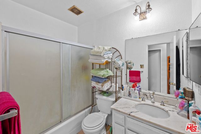 645 N Mc Cadden Place, Los Angeles CA: https://media.crmls.org/mediaz/4df89469-44b5-4ef6-884e-21ee730d08d2.jpg