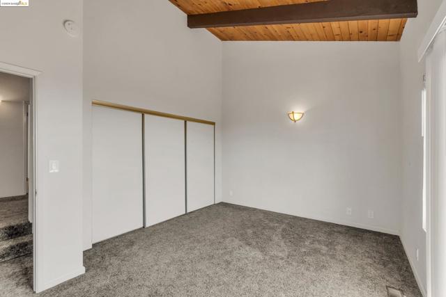 2001 Manzanita Dr, Oakland CA: https://media.crmls.org/mediaz/4df8badc-0c74-418b-9227-f28a1d6dcc41.jpg