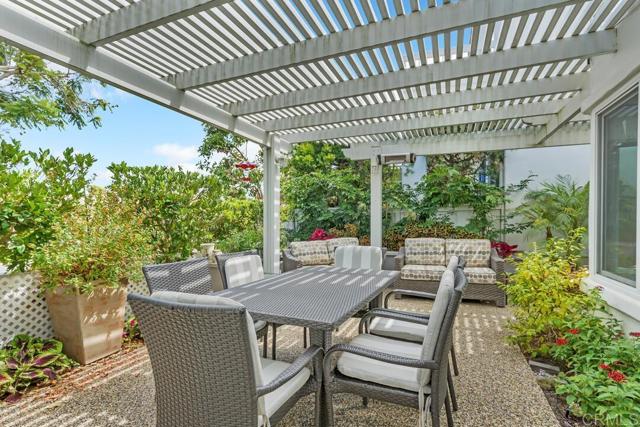 4125 PINDAR Way, Oceanside CA: https://media.crmls.org/mediaz/4df8bd8e-e201-41bb-8049-d4d0225f6f09.jpg