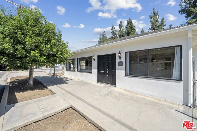 3710 Fletcher Drive, Los Angeles CA: https://media.crmls.org/mediaz/4df8fefa-75d7-456f-8a98-d54e3ee0b031.jpg