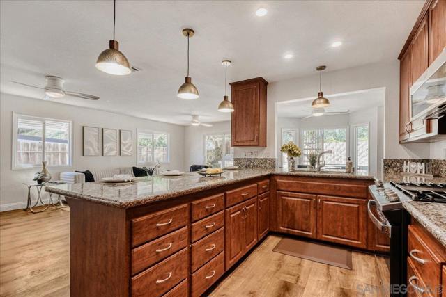 Image 4 of 32 For 2552 Arnott Street