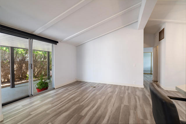 14 International Boulevard, Rancho Mirage CA: https://media.crmls.org/mediaz/4df9d6c4-82cd-4626-b620-790e7532ffeb.jpg