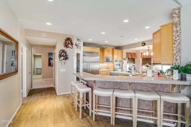35135 Caprock Road, Santa Clarita CA: https://media.crmls.org/mediaz/4df9e6c8-3922-4ac1-85ca-20d5b35a3f84.jpg
