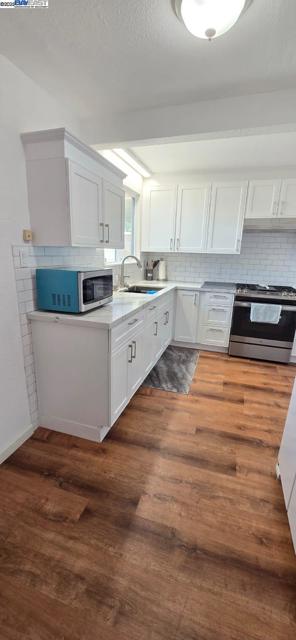609 Banks Dr, Richmond CA: https://media.crmls.org/mediaz/4dfa2dfe-6fd4-4fec-aba0-68a16ea6e7c2.jpg